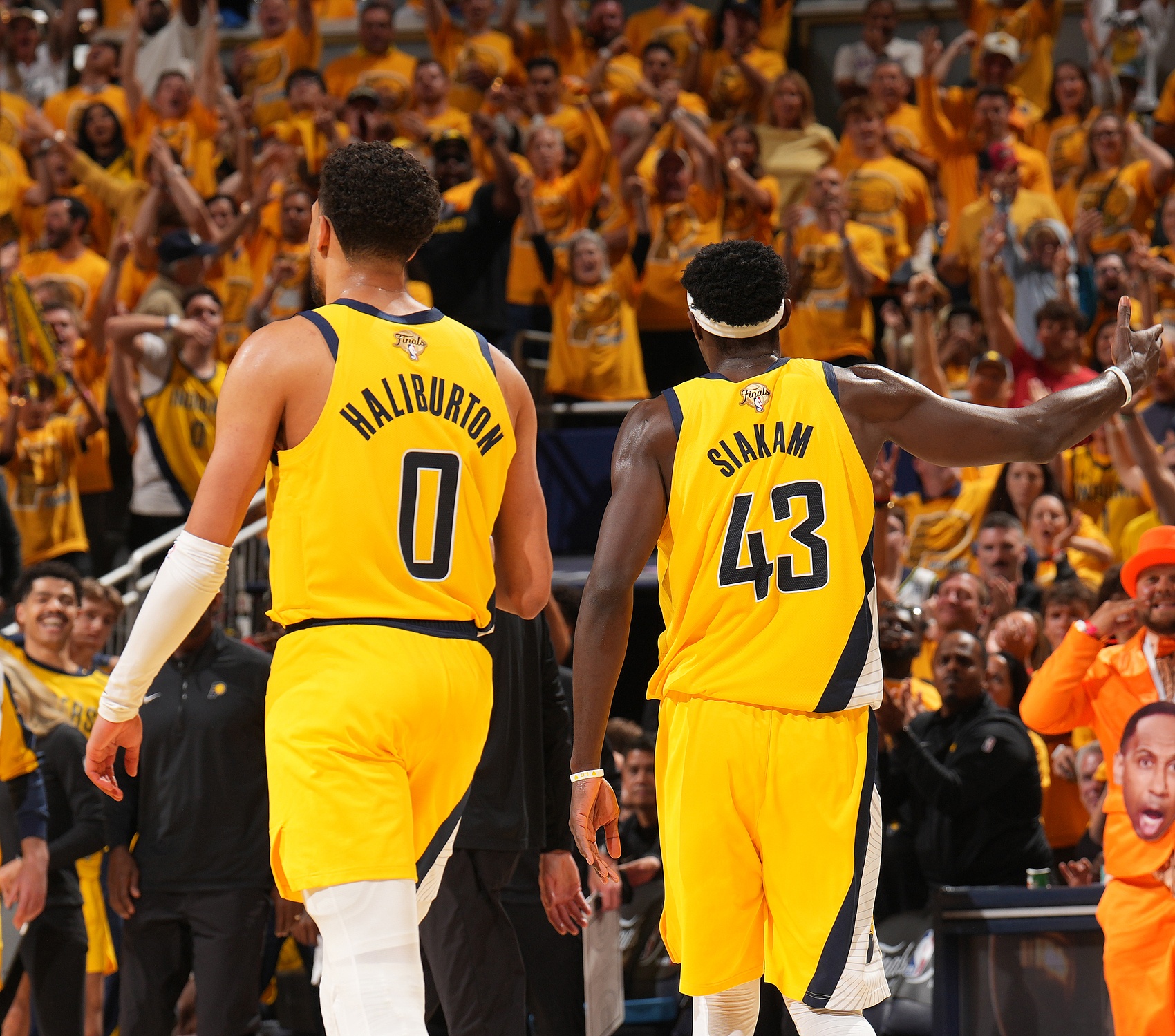 开云体育app下载-东部最新实力梯队：骑士尼克斯目标总决 魔术老鹰补强后蓄势待发