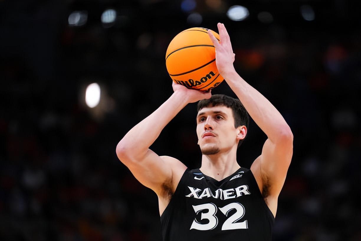 开云体育官网-快船签下一名大六落选秀，他得到的大概率是一份训练营合同？