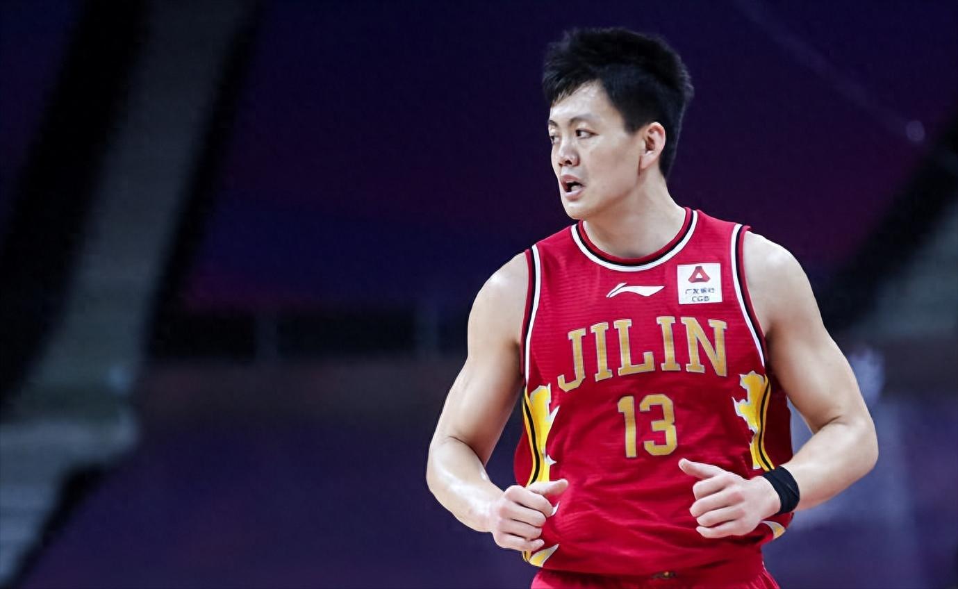 开云体育app下载-姜宇星加盟辽宁内幕!年薪高达550万,试训杨鸣非常满意