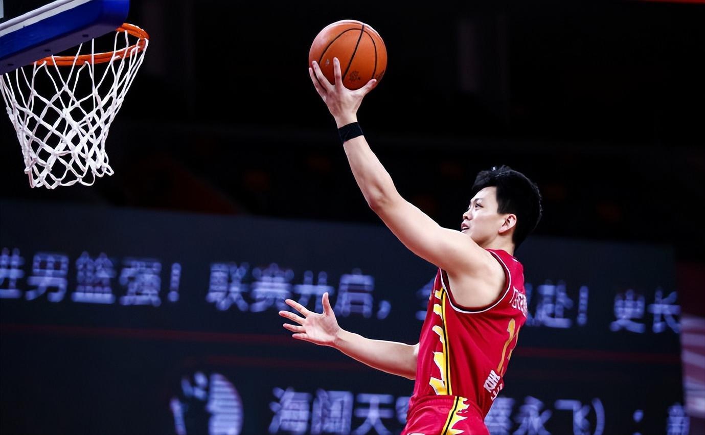 开云体育app下载-姜宇星加盟辽宁内幕!年薪高达550万,试训杨鸣非常满意