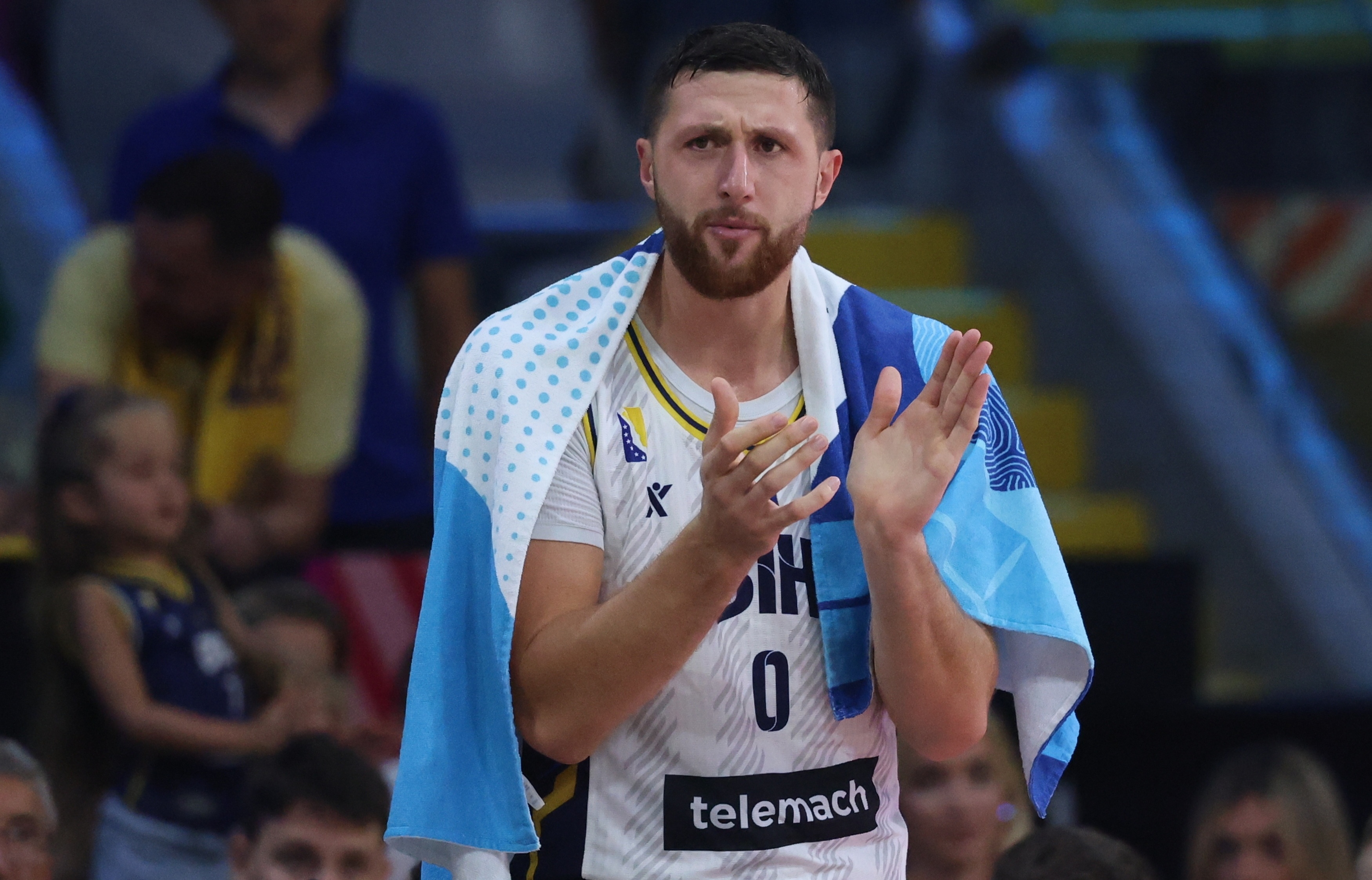 开云体育app下载-努尔基奇谈字母哥缺阵:不管对手派出什么阵容 都必须保持纪律性