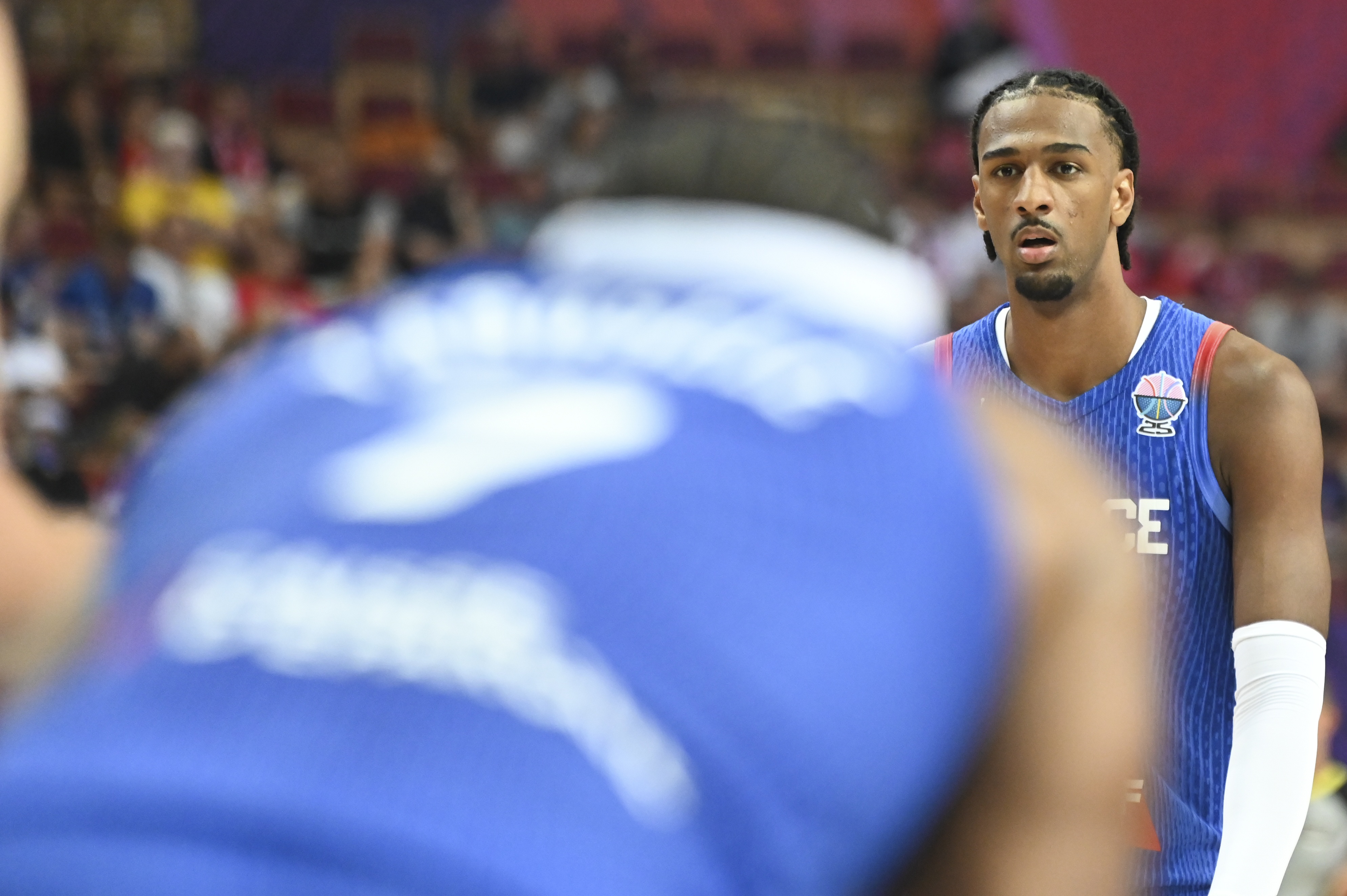 开云体育网页版登录入口-萨尔也有签名鞋!一起看看他在欧锦赛上上脚的签名鞋款