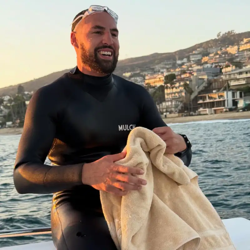 开云体育网页版登录入口-享受假期！克莱-汤普森社媒晒出自己与女友潜水度假照片