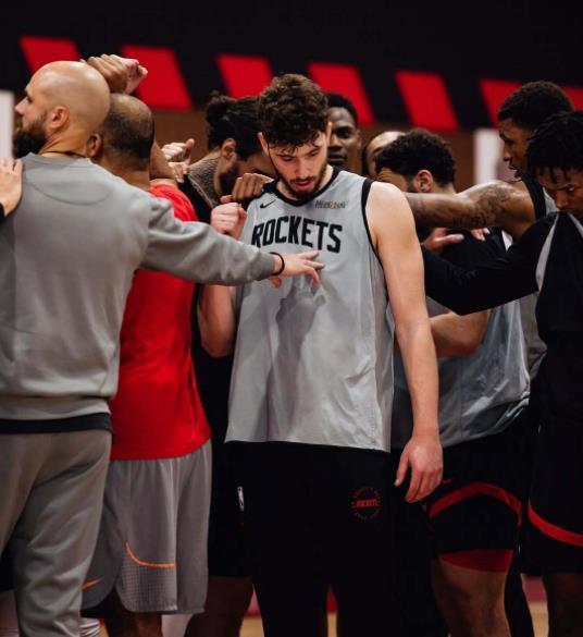 场均21+12+5！申京改打新位置？火箭队斯通摊牌，双塔战术获支持