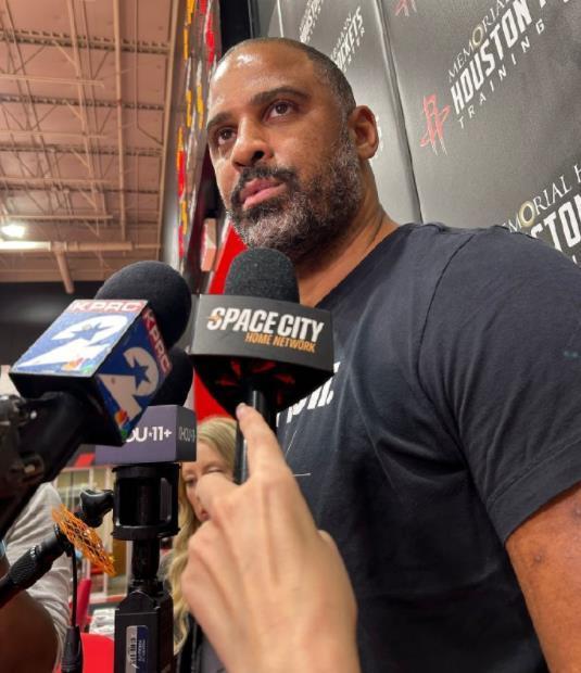 场均21+12+5！申京改打新位置？火箭队斯通摊牌，双塔战术获支持