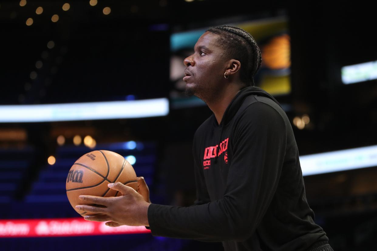 场均21+12+5！申京改打新位置？火箭队斯通摊牌，双塔战术获支持