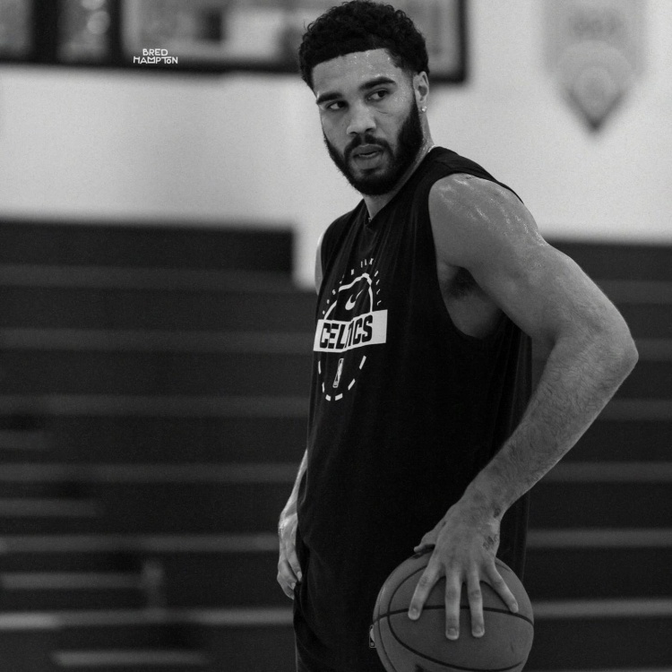 就怕兄弟太努力!塔图姆晒训练照 哈利评论:哥们你歇会吧