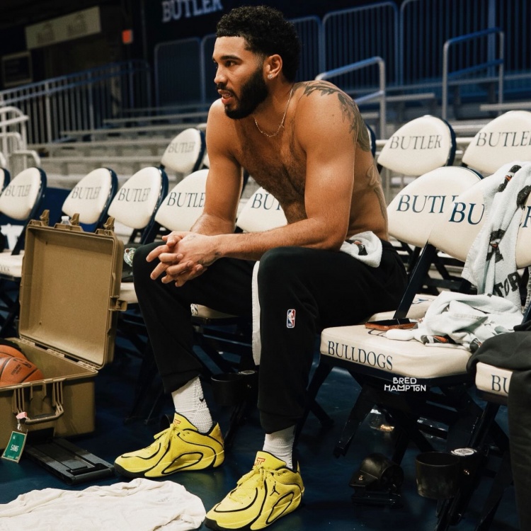 就怕兄弟太努力!塔图姆晒训练照 哈利评论:哥们你歇会吧