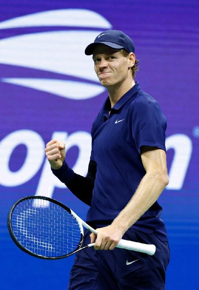 单赛季四大满贯全部跻身决赛,辛纳成为公开赛年代第四人