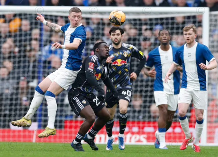 开云体育app下载-内维尔盛赞塞斯科崛起:或成曼联复兴关键一步|加里-内维尔|布鲁诺·费尔南德斯|水晶宫|本杰明·塞斯科|本杰明·帕瓦尔_新浪体育_新浪新闻