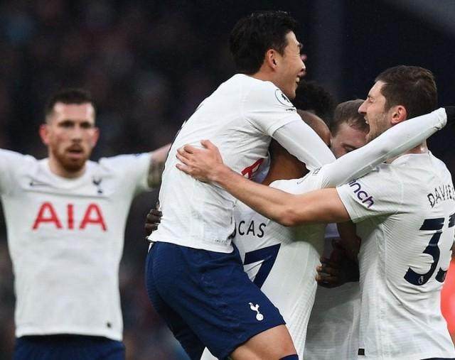 1638918463592043030.jpg 开云体育官网-【早报】进球超贝利+莱万澄清发言!梅西获得呼吸权!